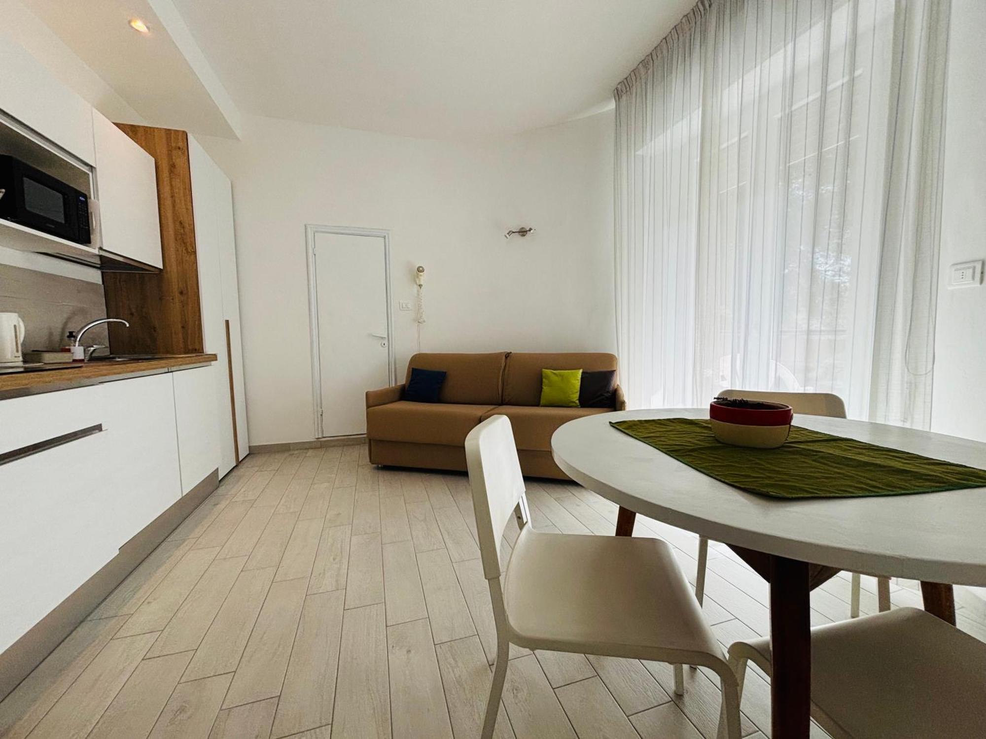 Hotel Iride Suite & Breakfast- Ideale Per Famiglie E Coppie Ричоне Екстериор снимка
